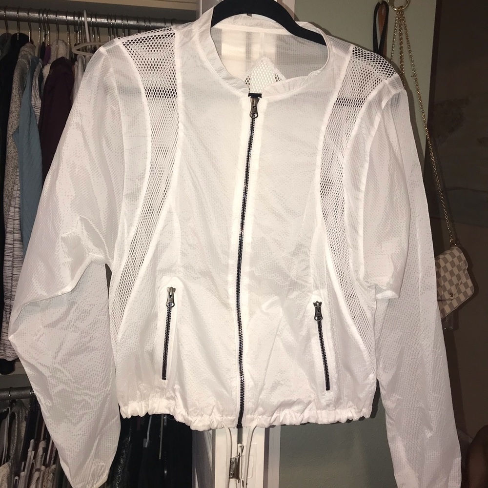 ALO WORKOUT JACKET! PRICE FIRM